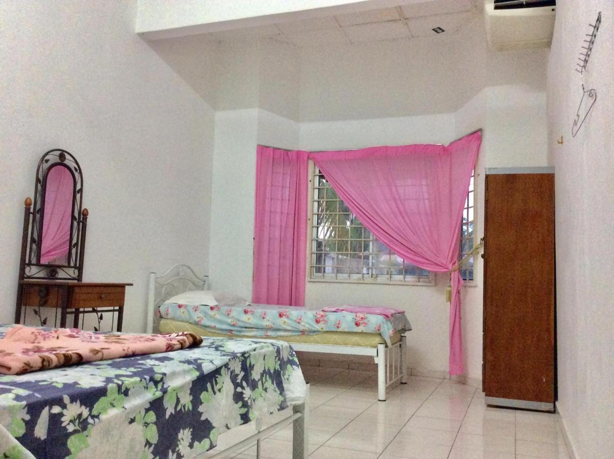 Addeen Homestay Chukai Ngoại thất bức ảnh